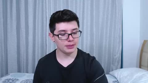 Snapshot of kevinhunts chatting on December 13, 11:10 pm Kevin online show from December 13, 11:10 pm