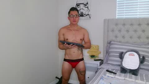 Snapshot of kevinkham chatting on October 22, 7:35 pm kevinkham online show from October 22, 7:35 pm