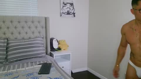 Snapshot of kevinkham chatting on October 26, 2:23 pm kevinkham online show from October 26, 2:23 pm