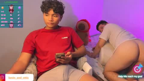 kevin and ottis online show from December 27, 12:50 am