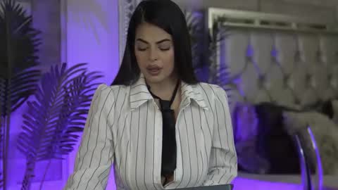 keylaconner online show from December 4, 5:28 am