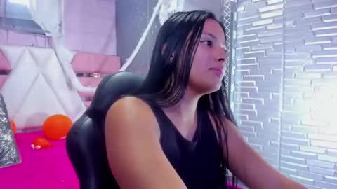 keylaconors online show from November 4, 1:32 pm