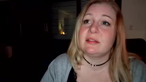 Snapshot of khaleesi0890 chatting on November 14, 9:57 pm khaleesi0890 online show from November 14, 9:57 pm