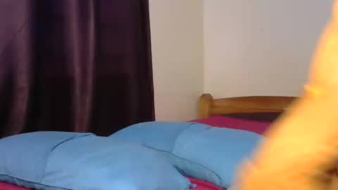 Snapshot of khalidnatasha chatting on October 19, 7:42 am khalidnatasha online show from October 19, 7:42 am