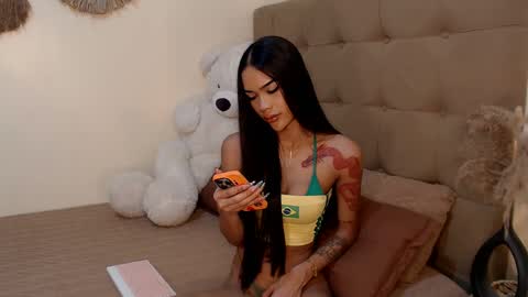 Snapshot of khalifafoxxxx chatting on March 5, 1:17 pm khalifa online show from March 5, 1:17 pm