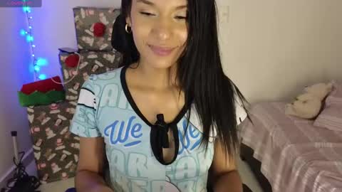 Snapshot of kharelys_777 chatting on December 6, 3:30 am Karelys M. online show from December 6, 3:30 am