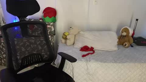 Snapshot of kharelys_777 chatting on December 25, 2:46 am Karelys M. online show from December 25, 2:46 am