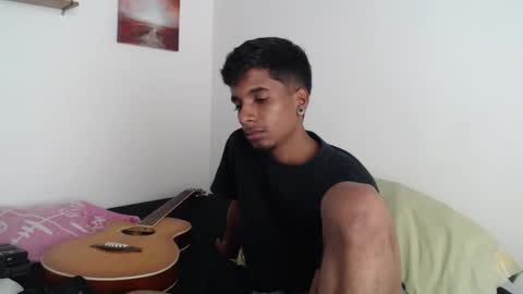 Snapshot of khevinlopezonig chatting on December 27, 9:00 pm khevinlopezonig online show from December 27, 9:00 pm