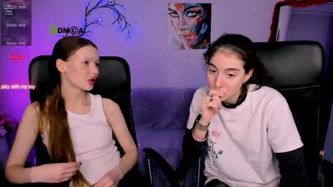 Snapshot of khloebeauty chatting on December 13, 8:14 pm khloebeauty online show from December 13, 8:14 pm