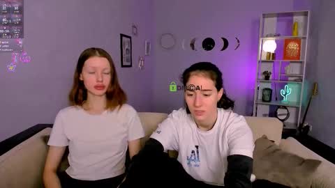 Snapshot of khloebeauty chatting on December 15, 8:46 pm khloebeauty online show from December 15, 8:46 pm