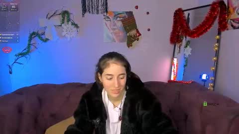 Snapshot of khloebeauty chatting on January 5, 10:57 pm khloebeauty online show from January 5, 10:57 pm