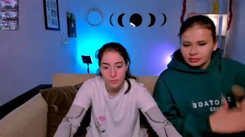 Snapshot of khloebeauty chatting on February 2, 8:40 pm khloebeauty online show from February 2, 8:40 pm