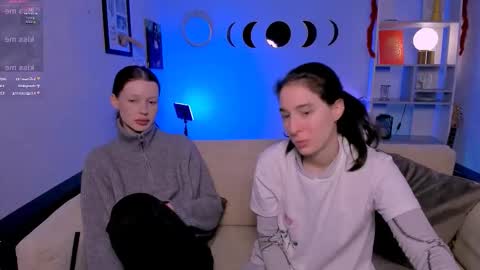 Snapshot of khloebeauty chatting on February 3, 2:53 am khloebeauty online show from February 3, 2:53 am