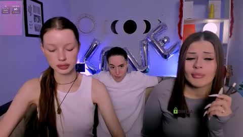 Snapshot of khloebeauty chatting on February 6, 8:23 pm khloebeauty online show from February 6, 8:23 pm