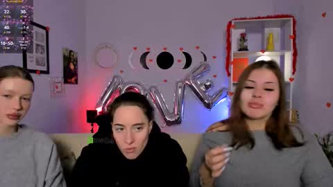 Snapshot of khloebeauty chatting on February 7, 8:23 pm khloebeauty online show from February 7, 8:23 pm