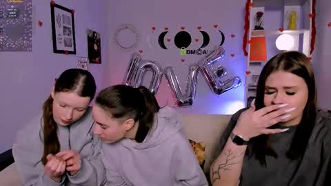 Snapshot of khloebeauty chatting on February 10, 8:46 pm khloebeauty online show from February 10, 8:46 pm