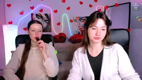 Snapshot of khloebeauty chatting on February 14, 8:16 pm khloebeauty online show from February 14, 8:16 pm