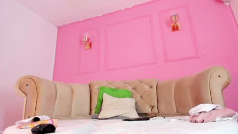 Snapshot of khloeblake chatting on January 11, 7:28 am Khloe online show from January 11, 7:28 am