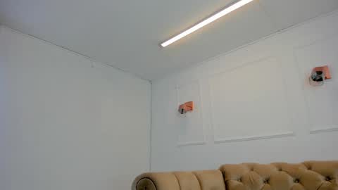 Snapshot of khloeblake chatting on January 19, 4:44 am Khloe online show from January 19, 4:44 am