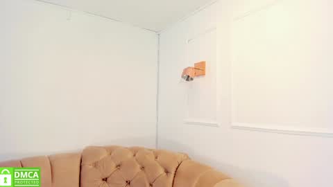 Snapshot of khloeblake chatting on January 25, 10:51 am Khloe online show from January 25, 10:51 am