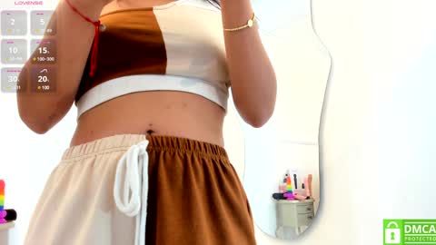 Snapshot of khloeblake chatting on February 5, 5:09 am Khloe online show from February 5, 5:09 am