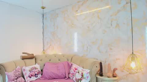 Snapshot of khloeblake chatting on November 21, 5:28 am Khloe online show from November 21, 5:28 am