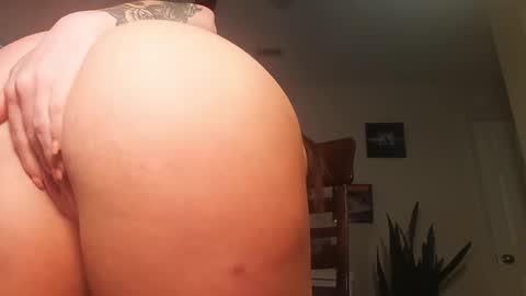 Snapshot of khloeexoxo chatting on November 5, 10:54 pm Khloe online show from November 5, 10:54 pm