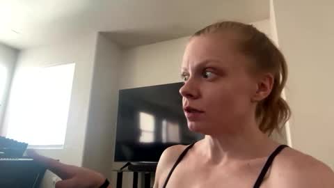 Snapshot of khloemariexox chatting on October 17, 5:48 pm khloemariexoxo online show from October 17, 5:48 pm