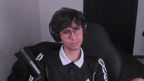 khozler_ online show from October 3, 10:40 pm