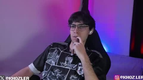 khozler_ online show from December 2, 5:02 am