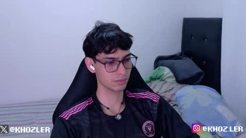 khozler_ online show from March 14, 12:28 am