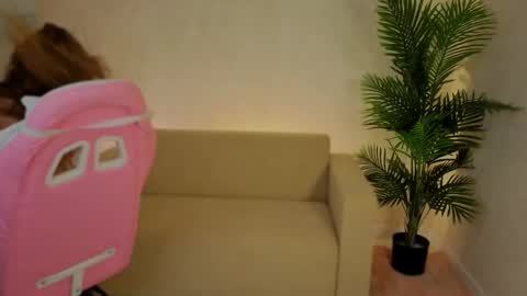 kianawhite online show from February 27, 9:42 am