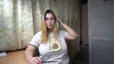 kianna_dior_ online show from December 13, 3:43 pm