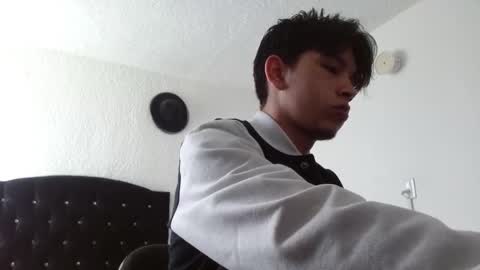 Snapshot of kianryu chatting on September 12, 5:02 pm Adrian Chlloe online show from September 12, 5:02 pm