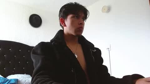 Snapshot of kianryu chatting on September 15, 2:50 pm Adrian Chlloe online show from September 15, 2:50 pm