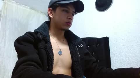 Snapshot of kianryu chatting on September 16, 2:56 am Adrian Chlloe online show from September 16, 2:56 am