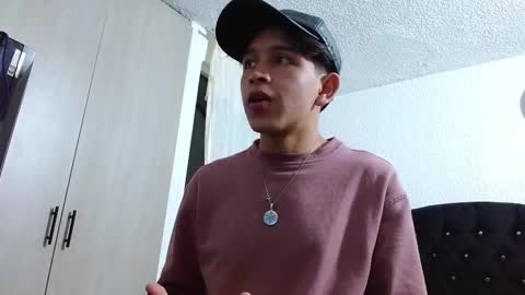 Snapshot of kianryu chatting on October 1, 4:18 am Adrian Chlloe online show from October 1, 4:18 am