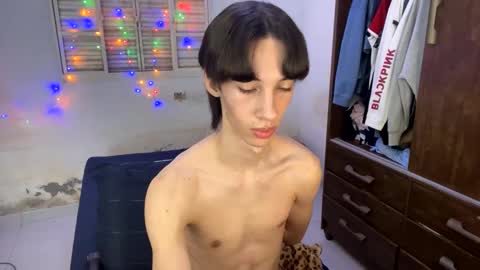 Snapshot of kiantwink chatting on January 21, 5:49 am kiantwink online show from January 21, 5:49 am