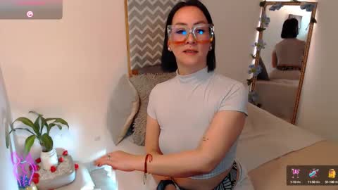Kiara Bermont online show from October 10, 4:28 pm