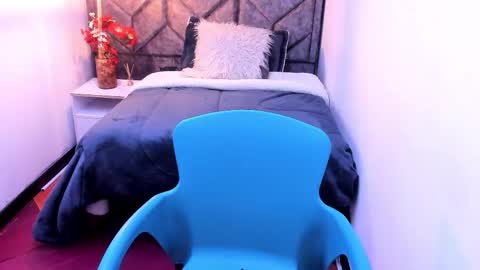 kiara Cruz online show from December 16, 8:25 pm