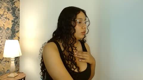 Snapshot of kiara_mare chatting on March 1, 12:12 am Mar online show from March 1, 12:12 am