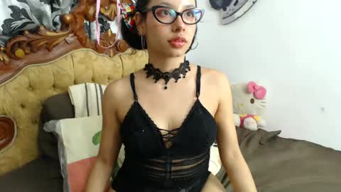 Snapshot of kiaralenon chatting on January 6, 1:09 am kiaralenon online show from January 6, 1:09 am