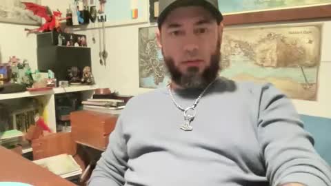 Snapshot of kicker_of_elves chatting on November 7, 11:38 pm kicker_of_elves online show from November 7, 11:38 pm