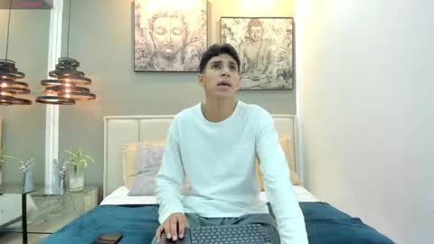 Kieran Derek online show from December 14, 3:34 am