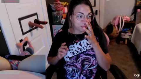 Snapshot of kierbearkisses chatting on September 24, 3:43 am Kiersten online show from September 24, 3:43 am