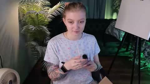 Kiki online show from December 22, 10:07 pm