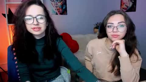 Snapshot of kiki_swan chatting on March 4, 7:08 am kiki_swan online show from March 4, 7:08 am