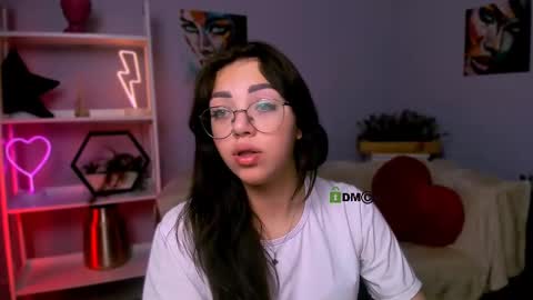 Snapshot of kiki_swan chatting on March 10, 6:49 am kiki_swan online show from March 10, 6:49 am