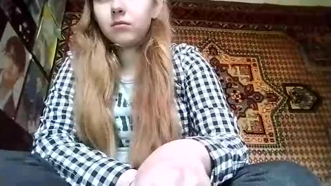 kikibang_ online show from February 3, 8:19 am