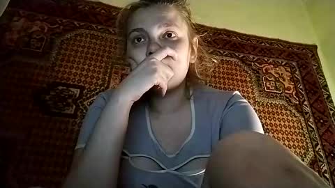 kikibang_ online show from April 21, 6:44 pm